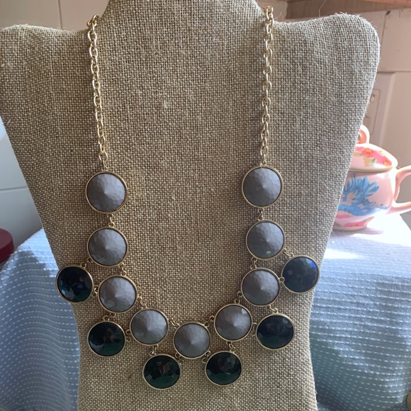 Francesca's Collections Black & Gray Round Stone Necklace - NWOT - Neutral Gems - Picture 5 of 9